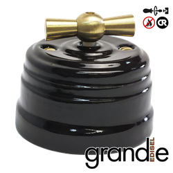 керамический ретро выключатель черный Grande с латунной ручкой