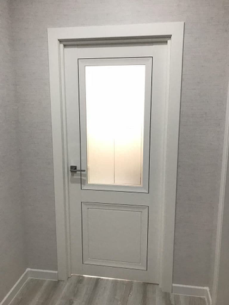 Дверь остекленная с покрытием Soft touch «Деканто» белый бархат