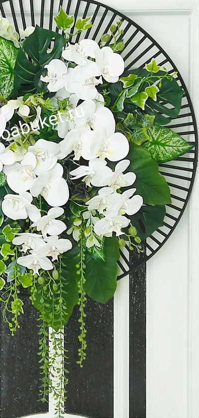 Панно круглое из искусственных растений и цветов белой орхидеи № ВП01/цветы искусственные на стену