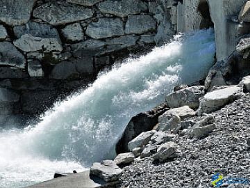 Манопур 129 Тикс (Смола для обводненных участков с сильным потоком воды)
