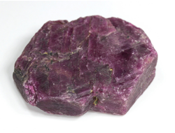 Корунд красный (рубин), кристалл, Мьянма (44*35*15 мм, 54 г) №28657