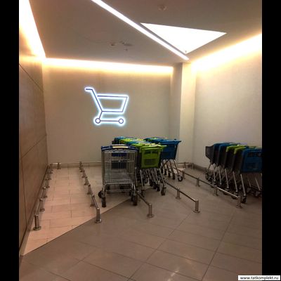 Отбойники из нержавеющей стали для торговых центров