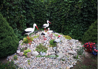 Аист  115*72 см  2,8кг  полистоун Россия 2859/012484  Аист - является символом новой жизни. Согласно русским народным поверьям, аист - птица, приносясчастьВаш е щая в дом. Также аист покровительствует рождению детей.