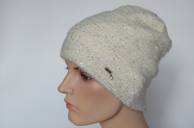 zimnyaya-zhenskaya-vyazanaya-shapka-vizio-italiya-6927-cy-belaya