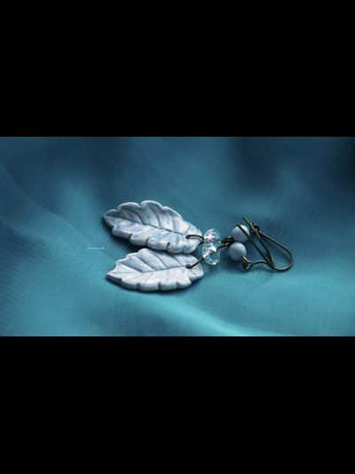 Серьги-листья с хрустальными бусинами "Из сновидений"