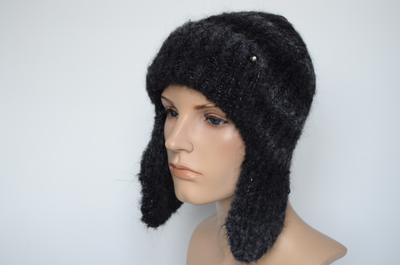 Вязаная шапка ушанка из мохера