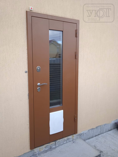 №45. Дверь со створкой для домашних животных