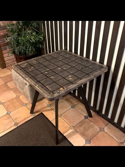 стол из квадратных спилов сосны