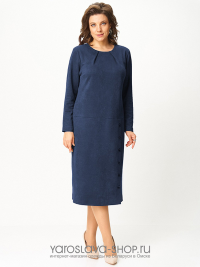 Женское платье полуприлегающего силуэта в синем цвете