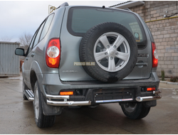 Защита заднего бампера уголки двойные d53/42 для Chevrolet Niva (2010)