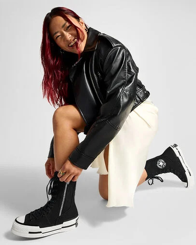 Converse Chuck 70 Plus XHi A10361C на ноге черные кеды