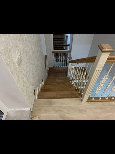 Лестница на металлическом каркасе  (Дуб)