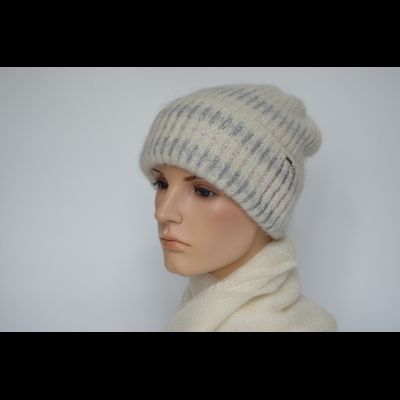 Белая женская шапка с отворотом и стразами Vizio Италия 8007 CRY