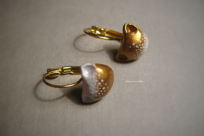 Миниатюрные серьги "Золотые Котики" с авторской росписью