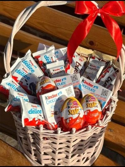 Сладкая корзина Киндер