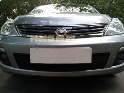 Защита радиатора Nissan Tiida hb рестайлинг 2010-2014 black