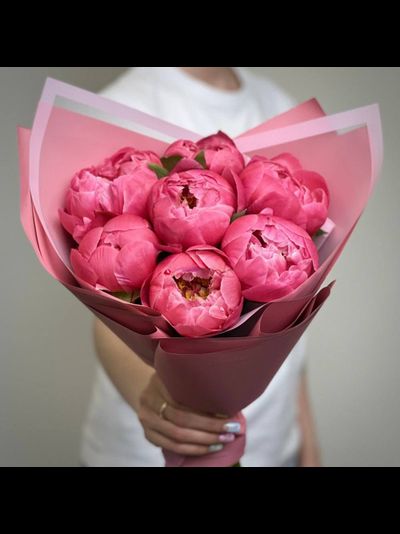 7 коралловых пионов