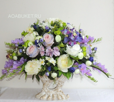 Элегантная Композиция из искусственных цветов в греческой вазе в синих тонах № КВВ029/купить Москве