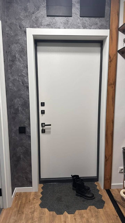 ALBERO (АЛЬБЕРО). ГЕОМЕТРИЯ-6. ЭМАЛЬ БЕЛАЯ/ ВЕРТИКАЛЬНАЯ ВСТАВКА из ЧЕРНОГО СТЕКЛА LACOBEL