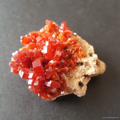 Ванадинит на породе. Морокко.