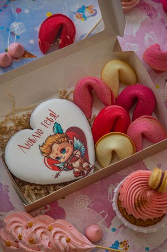 Печенье с предсказаниями на День Влюбленных
