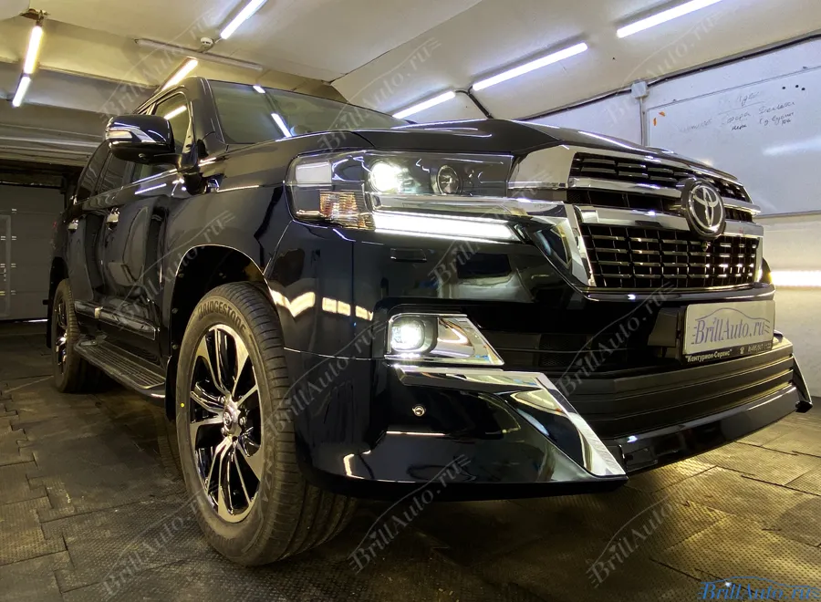 Рестайлинг Land Cruiser 200 из 2012 в 2021 Lounge