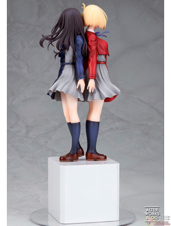 Фигурка 1/8 Такина Иноуэ и Тисато Нисикиги (Takina Inoue, Chisato Nishikigi Alter)