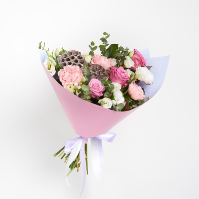 Букет с лотосом