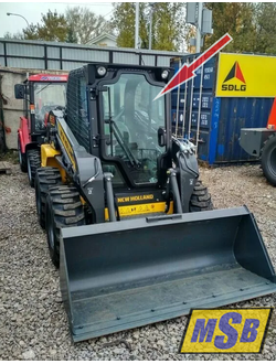 Стекло лобовое на New Holland L215