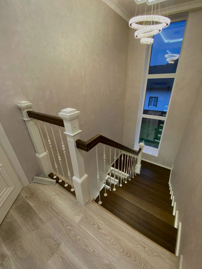 Обшивка бетонного основания лиственницей (Экстра) в комбинации