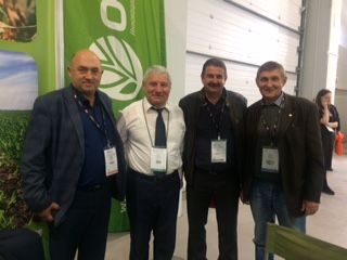 Сторонники прямого сева.  Директор ООО &laquo;Сезам-Агро&raquo; Перепелица Сергей Васильевич с директором Агрофи