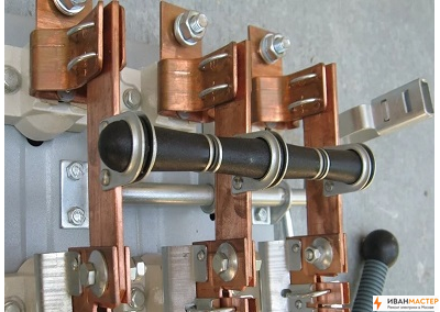 Установка трехполюсного рубильника электричества в новостройке Москва ИВАНМАСТЕР