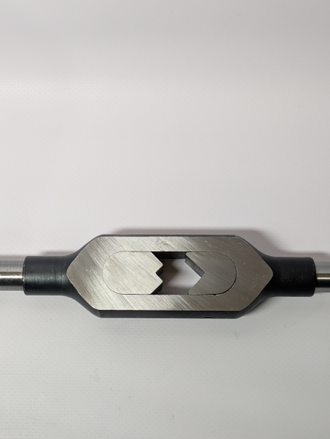 Вороток (Метчикодержатель) для метчиков (Квадрат 5.6-16 мм) 400 мм стальной корпус