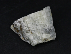 Гакманит (Содалит), светится в УФ, Россия, Мурманская обл. (22*21*15 мм, вес: 5,6 г) №26753