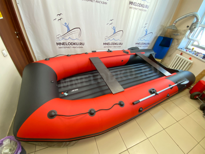 Моторная лодка Таймень RX 4300 НДНД красный/черный слева