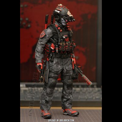 КОМПЛЕКТ ЭКИПИРОВКИ 1/6 (1050) -VERYHOT (БЕЗ ТЕЛА И ГОЛОВЫ)