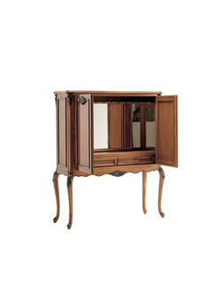 В КЛАССИЧЕСКОМ СТИЛЕ