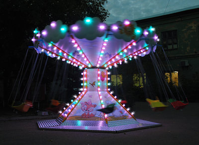 Цепочная карусель «ВЕТЕРОК-4»  с иллюминацией