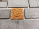 Декор-изразец к плитке под кирпич Kamastone Сказочные животные и цветы 3031, светло-коричневый с медью