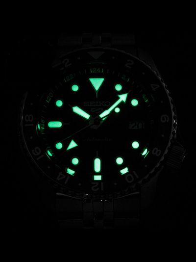 Наручные часы Seiko SSK001K1