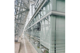 Остекление здания правительства МО