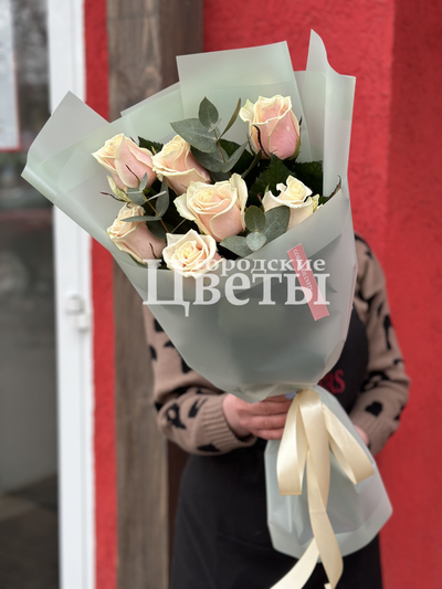 7 роз "Талея"