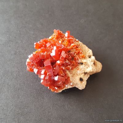 Ванадинит на породе. Морокко.