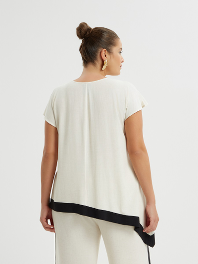 Топ ассиметричный с чёрной оторочкой по низу