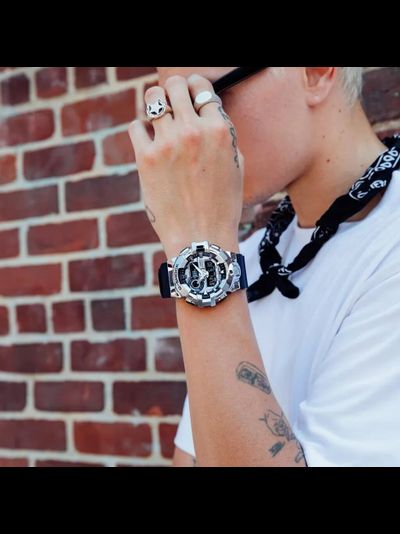 Часы Casio G-Shock GM-700-1A