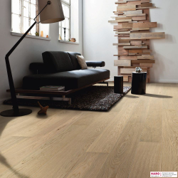Декор паркетной доски Haro Дуб Светло Белый маркант структур 1-п, масло 541856 в интерьере гостиной