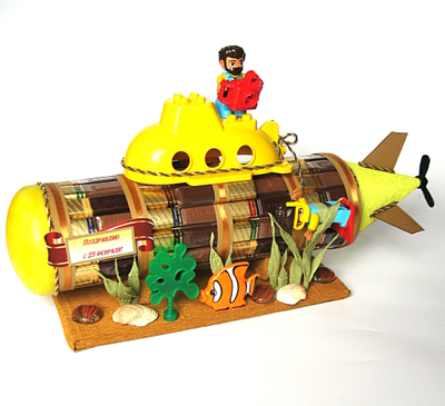 Подводная лодка из конфет