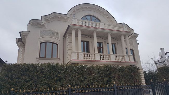 Загородный дом Монтажные работы фасада Декорус