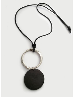 (АРТИКУЛ: 7284/41) КОЛЬЕ ЖЕНСКОЕ, КРУПНАЯ ПОДВЕСКА, БЕЛЫЙ МЕТАЛЛ/ЧЕРНОЕ ДЕРЕВО, НА ДЛИННОМ ЧЕРНОМ ШНУРКЕ
