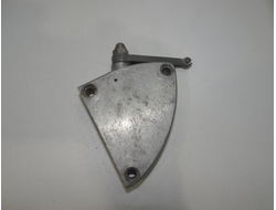 Левая крышка двигателя Д 6, 8